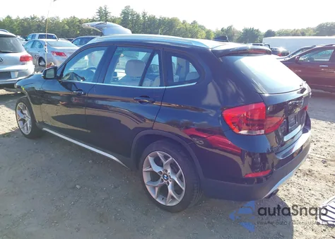2015 BMW X1 xDrive28I z USA, uszkodzony, nr VIN WBAVL1C59FVY35209